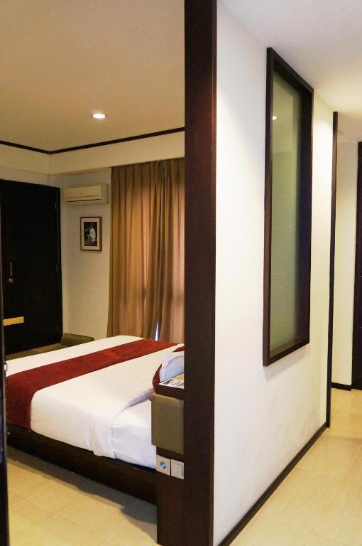 Rumah Nenek Hotel And Restaurant Padang  Quarto foto